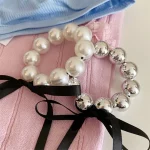 1PC 패션 포니 테일 헤어 로프 블랙 리본 진주 헤어 밴드 고탄성 헤어 타이 가죽 밴드 내구성 머리 머리를 다치게하지 마십시오 - 이미지 4