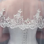 금속 빗 레이스 아플리케가있는 아름다운 더블 레이어 신부 베일 가장자리 신부 결혼 짧은 머리 신부 액세서리 - 이미지 2