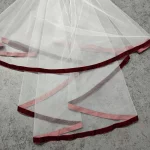 맞춤형 부르고뉴 리본 가장자리 화이트/아이보리 Tulle 짧은 웨딩 베일 블러셔 2단 짧은 신부 베일 빗 포함
