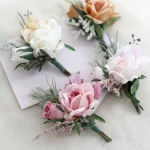Boutonnieres 꽃 인공 흰색 장미 실크 아이보리 코사지 Buttonhole 신랑 들러리 Boutonniere 남성용 결혼식 액세서리 - 이미지 3