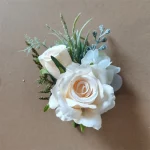 Boutonnieres 꽃 인공 흰색 장미 실크 아이보리 코사지 Buttonhole 신랑 들러리 Boutonniere 남성용 결혼식 액세서리 - 이미지 6